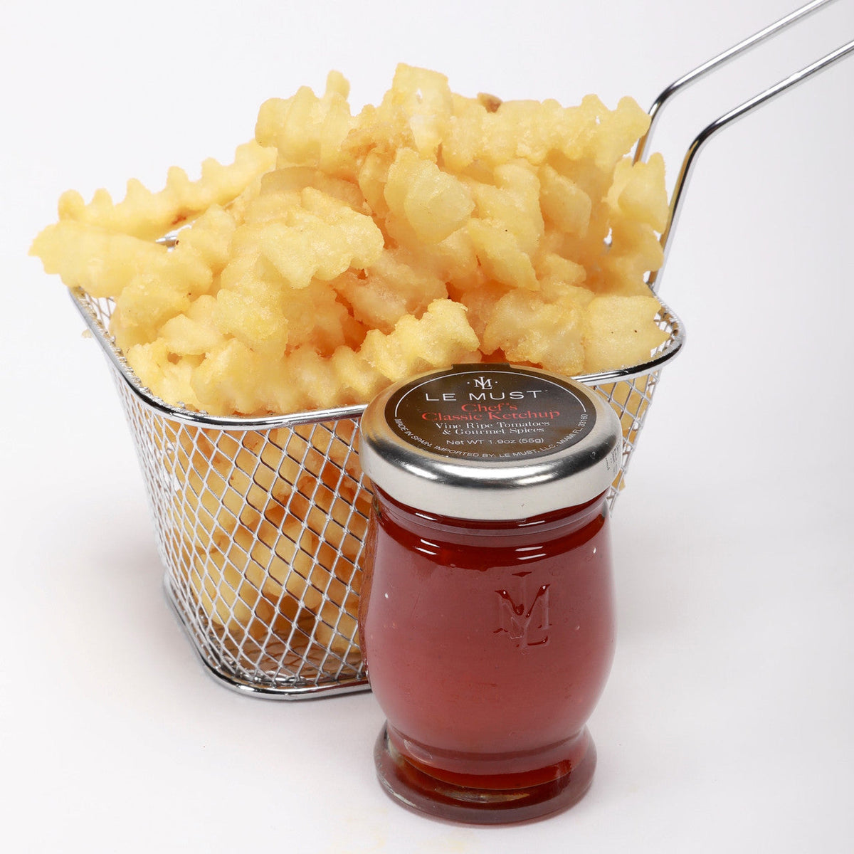 Le Must Deluxe Natural Ketchup, 55 grams, served with a dish