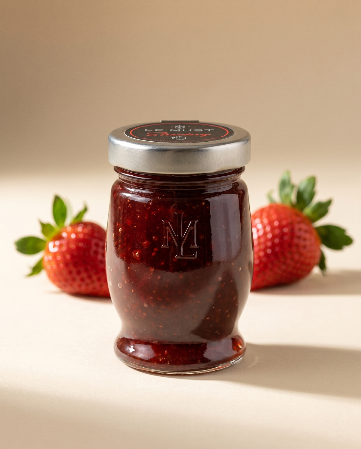 Le Must Deluxe Organic Strawberry Jam, 45 grams, with fresh strawberries