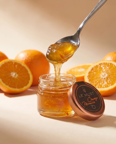 Le Must Premium Organic Orange Marmalade, 30 grams, open jar