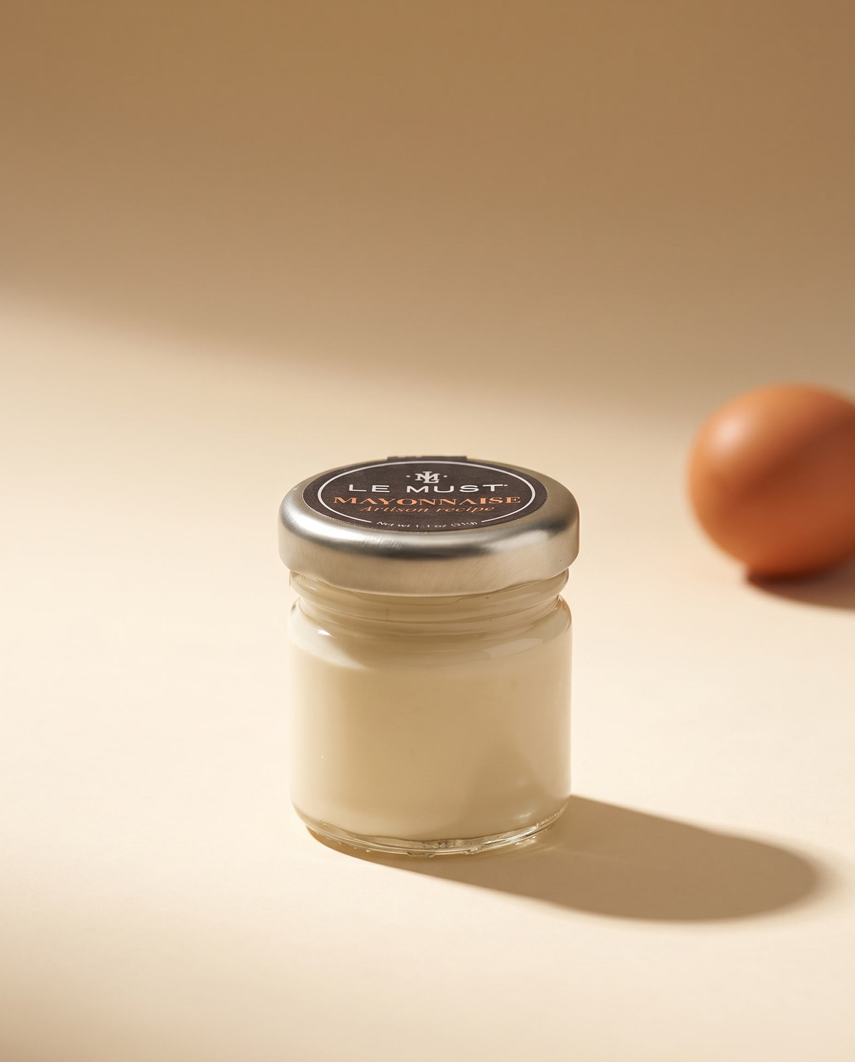 Le Must Premium Organic Mayonnaise, 31 grams, closed jar