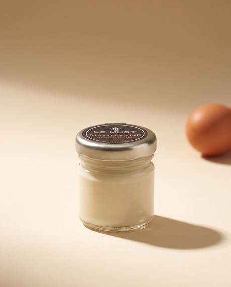 Le Must Premium Organic Mayonnaise, 31 grams, closed jar